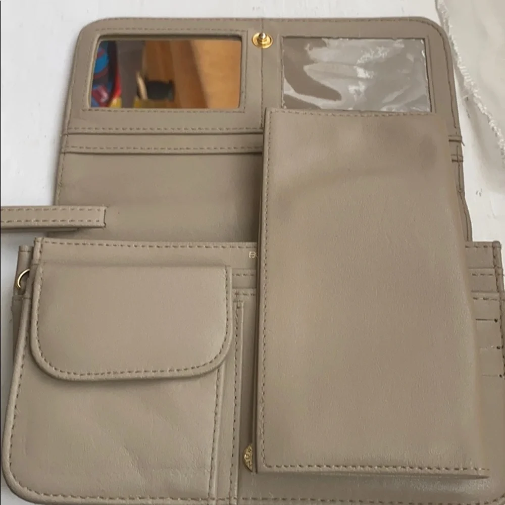 Buxton beige leather
